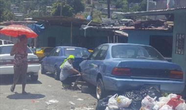 /vidasocial/habitantes-de-san-miguelito-se-quejan-por-la-obstruccion-de-las-aceras-a-causa-de-los-peatones/56702.html