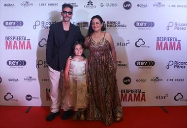/cine/gran-noche-cinematografica-en-el-canal-de-panama-con-la-premiere-de-la-pelicula-despierta-mama-/104463.html