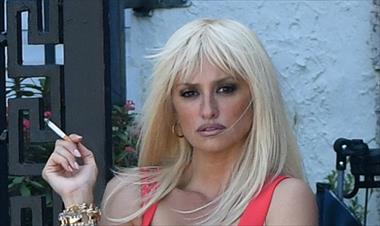 /vidasocial/penelope-cruz-nos-muestra-su-personificacion-de-donatella-versace/52109.html