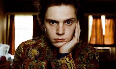 /cine/la-nueva-serie-de-ryan-murphy-contara-con-evan-peters-y-un-reparto-lgtb/67883.html