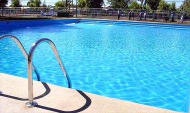 /vidasocial/gracias-a-facebook-se-salvo-de-quedar-atrapada-en-una-piscina/61455.html