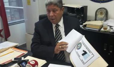 /vidasocial/error-en-impresion-retrasa-entrega-de-placas-de-diputados/30752.html