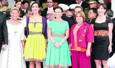 /spotfashion/mujeres-del-gobierno-panameno-levantan-miradas/35457.html