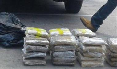 /vidasocial/tras-persecucion-fueron-decomisados-65-kilogramos-de-presunta-cocaina/44576.html