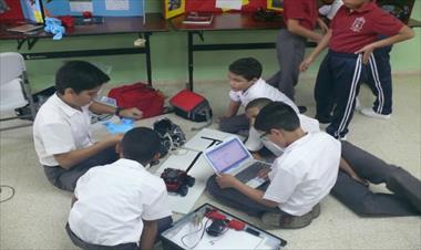 /vidasocial/organizan-primera-competencia-de-robotica-en-panama/76210.html