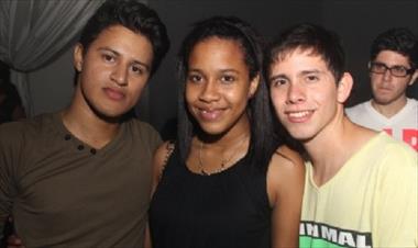 /vidasocial/fotos-desde-pure-sands-lounge-sabado-17/21690.html