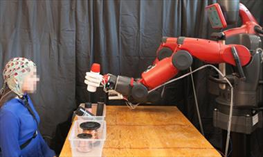 /zonadigital/este-sistema-permite-la-comunicacion-entre-robots-y-humanos-a-traves-del-pensamiento/44206.html