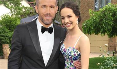 /vidasocial/ryan-reynolds-se-convirtio-en-la-pareja-de-graduacion-de-esta-chica/56687.html