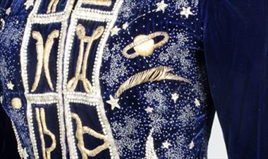 /spotfashion/schiaparelli-reinventa-el-diseno-de-su-iconica-chaqueta/39665.html