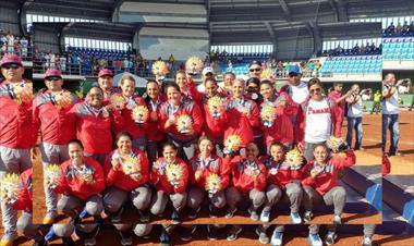 /deportes/panama-consigue-medalla-de-bronce-en-el-softbol-femenino/69888.html