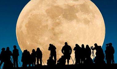 /vidasocial/la-superluna-de-hoy-crea-expectativas-/35992.html