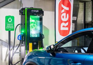 /vidasocial/grupo-rey-se-suma-a-la-movilidad-electrica-con-estaciones-de-carga-evergo-en-costa-del-este/105411.html