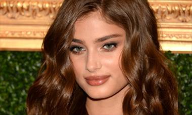 /spotfashion/taylor-hill-otro-angel-de-victoria-s-secret-que-incursiona-en-el-diseno/40405.html