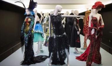 /cine/thierry-mugler-inaugura-exposicion-dedicada-a-sus-creaciones/86437.html