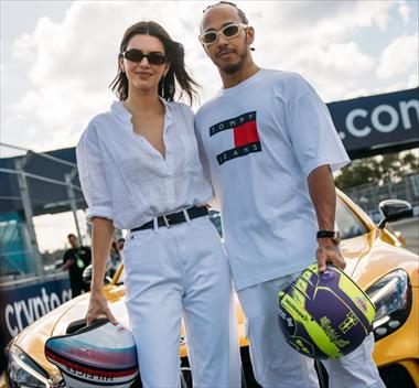 /spotfashion/kendall-jenner-lewis-hamilton-y-justine-skye-visten-de-tommy-hilfiger-en-el-gran-premio-de-miami/104817.html