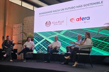 /vidasocial/varela-hermanos-inicia-produccion-con-energia-100-limpia-y-presenta-la-edicion-limitada-de-seco-herrerano-patria-2025/106240.html
