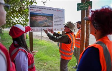 /vidasocial/el-ministro-de-ambiente-visita-el-relleno-sanitario-el-diamante-ubicado-el-distrito-de-la-chorrera-destacandolo-como-referente-en-el-pais/105347.html