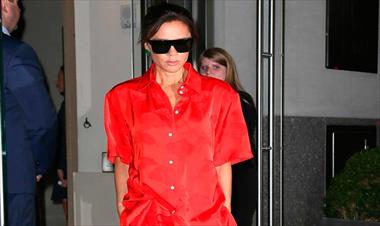 /spotfashion/victoria-beckham-incorpora-casi-todas-las-tendencias-a-sus-outfits/66696.html