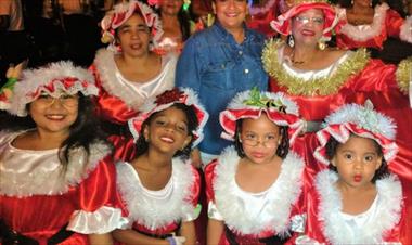 /vidasocial/realizan-desfile-navideno-en-villa-lucre/71528.html