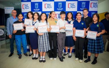 /vidasocial/wall-street-english-y-la-alcaldia-de-panama-entregan-becas-de-ingles-a-estudiantes-destacados-del-distrito-capital/106367.html