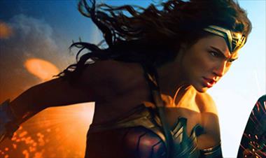 /cine/nuevos-clips-de-wonder-woman-que-no-querras-perderte/49652.html