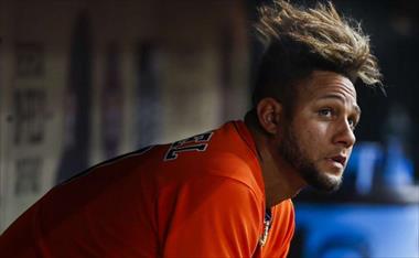 /deportes/por-insulto-racial-el-pelotero-cubano-yulieski-gurriel-fue-sancionado/68077.html