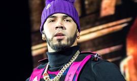 Anuel AA le regal una lujosa camioneta a Karol G