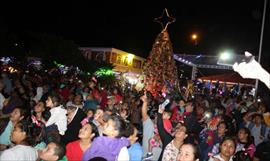 Deslumbrante encendida del rbol de Navidad en Multiplaza Panam
