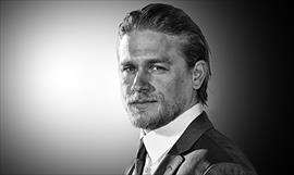 Charlie Hunnam no sabe quin es Green Arrow