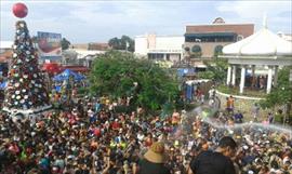 Mucha agua y alegra en los carnavales de Chitr