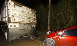 Bus que recogi pasajeros fuera de ruta termin volcado