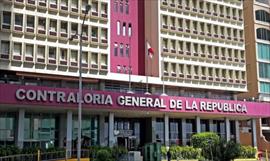 Pandeporte entrega el pabellón nacional a la abanderada de la delegación panameña