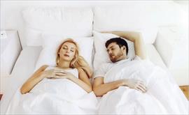 Conoces el motivo por el cual algunas personas hablan mientras duermen?