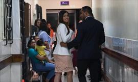 Judy Meana Entregu documentos al Tribunal Electoral