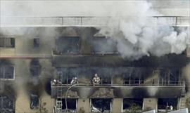 Cuerpo de Bomberos, atiende fuerte incendio en va Espaa