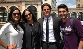 Ex Miss Universo lleg a Panam acompaada de su madre