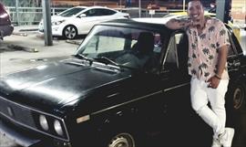 PRADA vende un clip de oficina por 140 dlares?