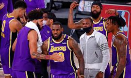 Los Lakers pegan primero en las finales de la NBA tras derrotar a Miami