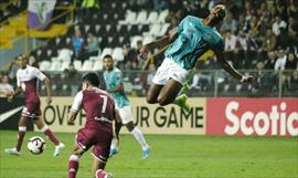 Rolando Blackburn como jugador del Sporting Cristal