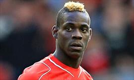 Balotelli regres con un doblete