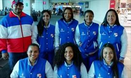 Sftbol  femenino de Panam debut con victoria