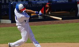 El primero en lanzar por Panam ser Davis Romero