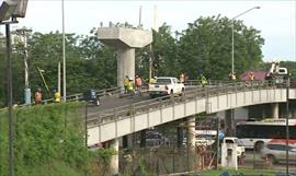 Cuarto puente sobre el Canal de Panam pasar cerca de aeropuerto de Albrook