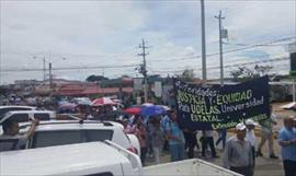 La gente de Pacora sali a protestar exigiendo el suministro de agua potable