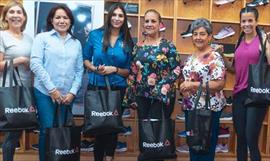 Reebok donó 100 zapatillas a comunidad de Chepo