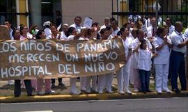 Manifestantes cierran nuevamente las calles para exigir atencin de las autoridades por incendio en Santa Cruz de Curund