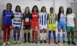 Acción en la novena fecha de Liga de Fútbol Femenino
