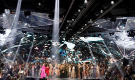 Los ngeles de Victorias Secret caen ante los encantos de GRLFRND Denim