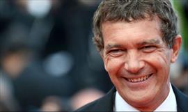 Antonio Banderas dedica emotivas palabras al equipo del Miami Fashion Week