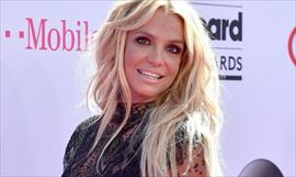Bubis de Britney Spears quedaron al aire en un concierto
